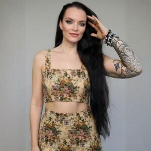 Sugar Thrillz ✦ Floral Square Neck Crop Top ✦ Adjustable Straps Beige Print M